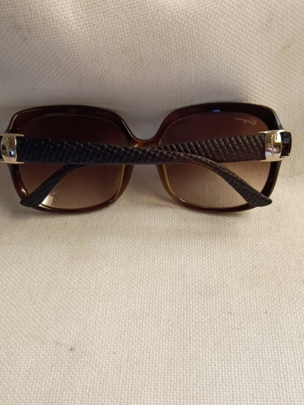 Salvatore Ferragamo Dark Brown Gradient Women's Sunglasses Brown Frame, Box, EUC - Picture 4 of 9